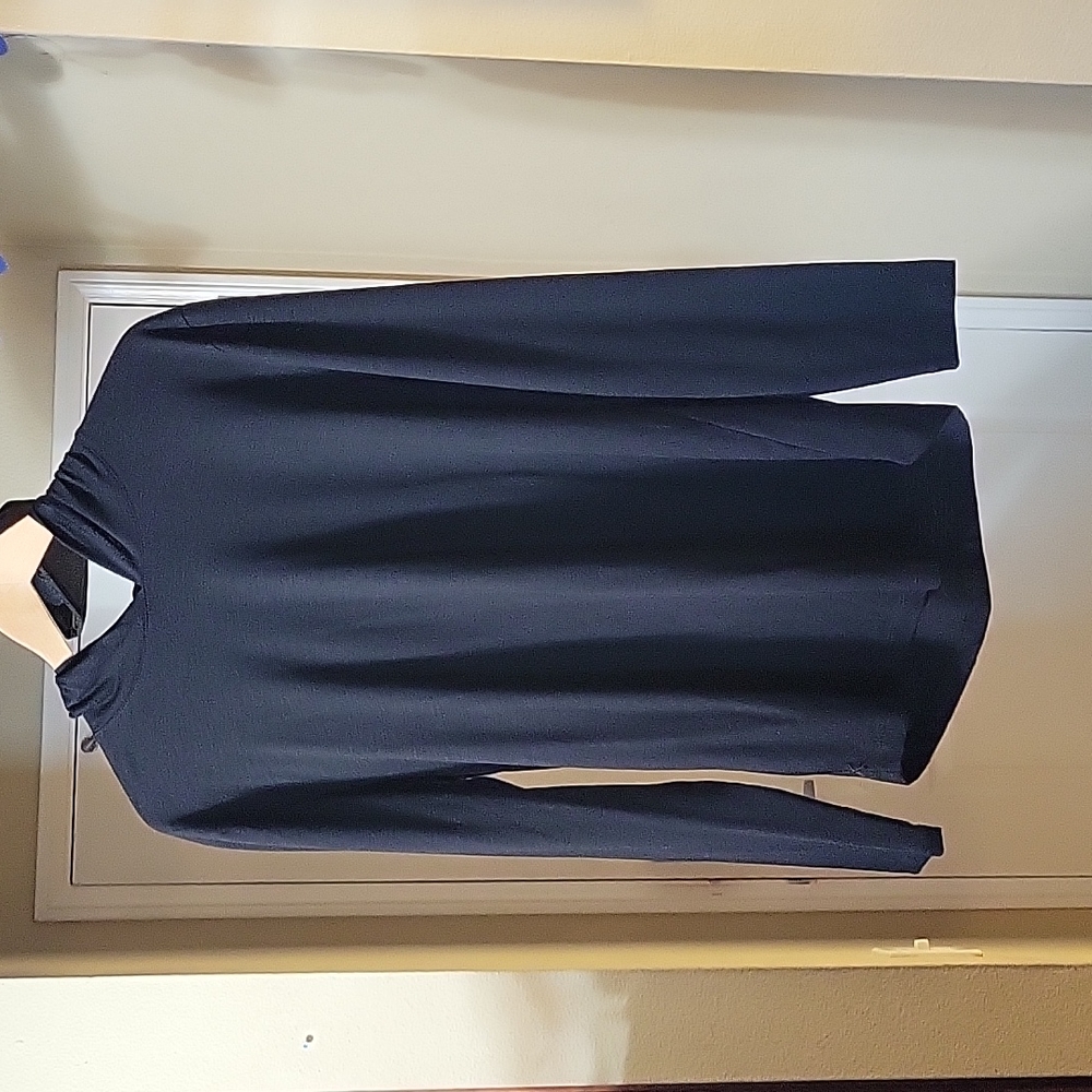 Brand New Men's "CUTS" CURVE-HEM" Black Long Sleeve Hooded Shirt. Various sizes